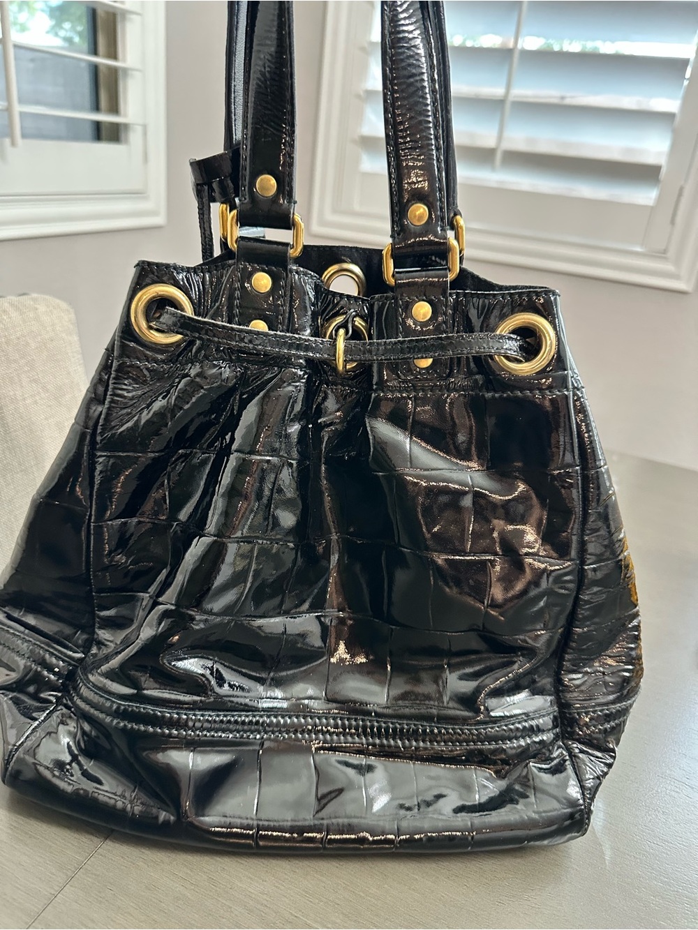 Yves Saint Laurent Black Croc Embossed Patent Leather Overseas Tote Bag - Picture 6 of 11